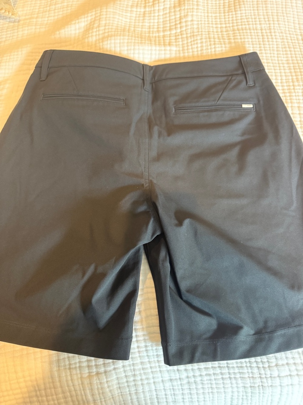 Vuori Men's Meta Shorts in Black - 31” waist - Picture 3 of 4